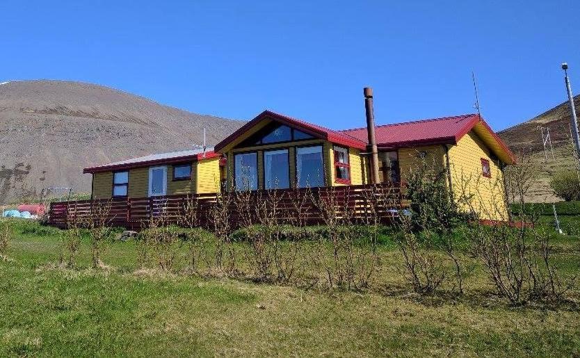 Gemlufall Guesthouse Thingeyri Esterno foto